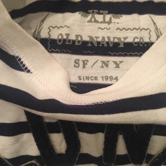 2 Big boys old navy shirts - Picture 4 of 4